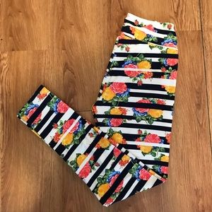 NWOT Lularoe Leggings OS